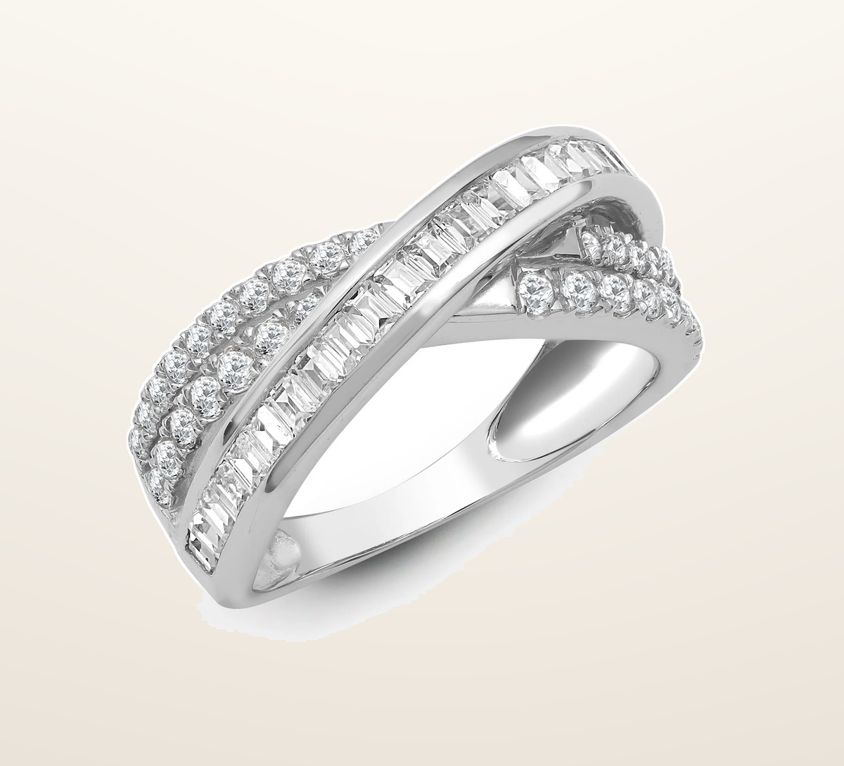 IT_ROLE:presentation_crop | 18ct White 1.14ct Round & Baguette Natural Diamond Ring