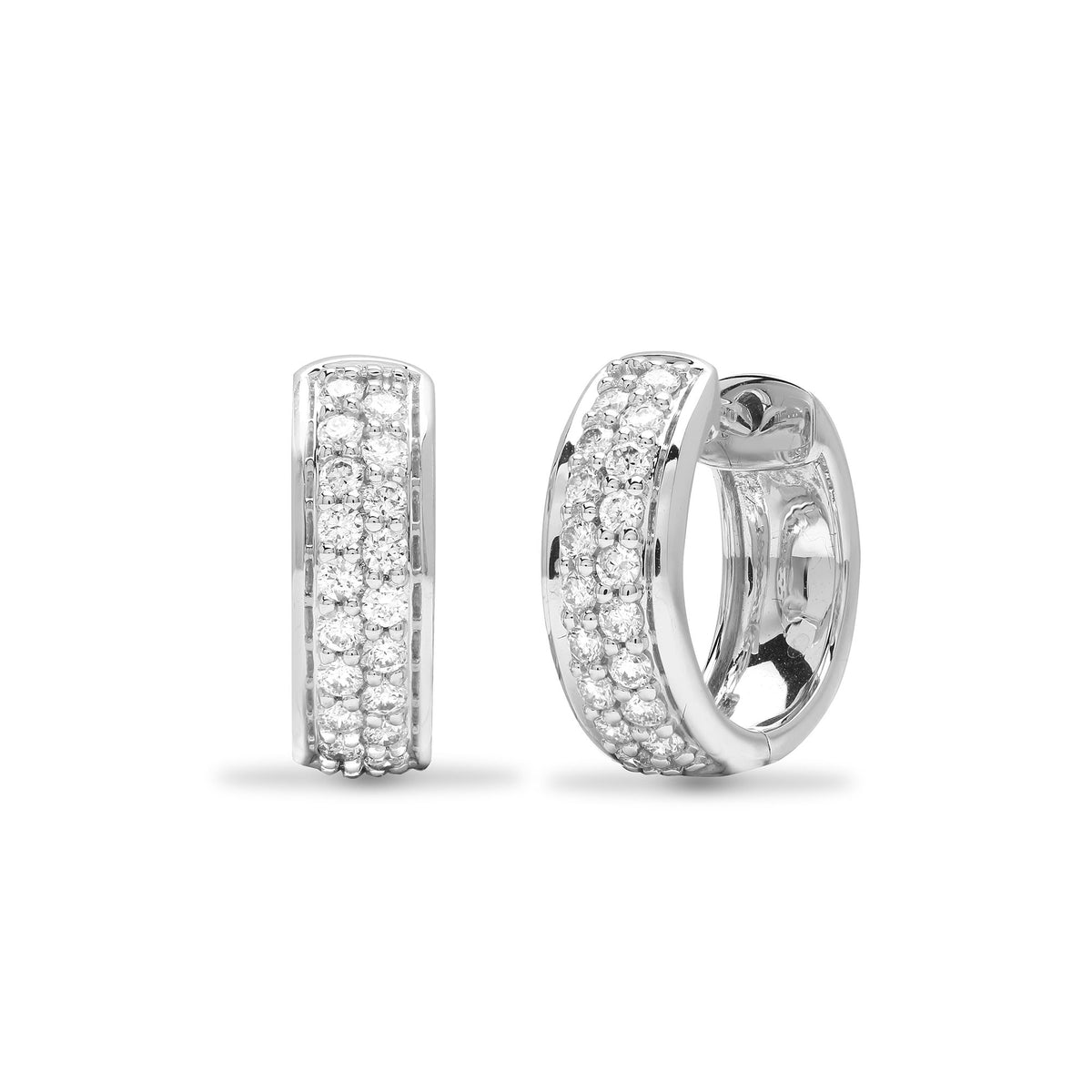 18 Karat Weißgold 52pt Naturdiamant Huggie-Ohrringe mit Scharnier-Steckverschluss.