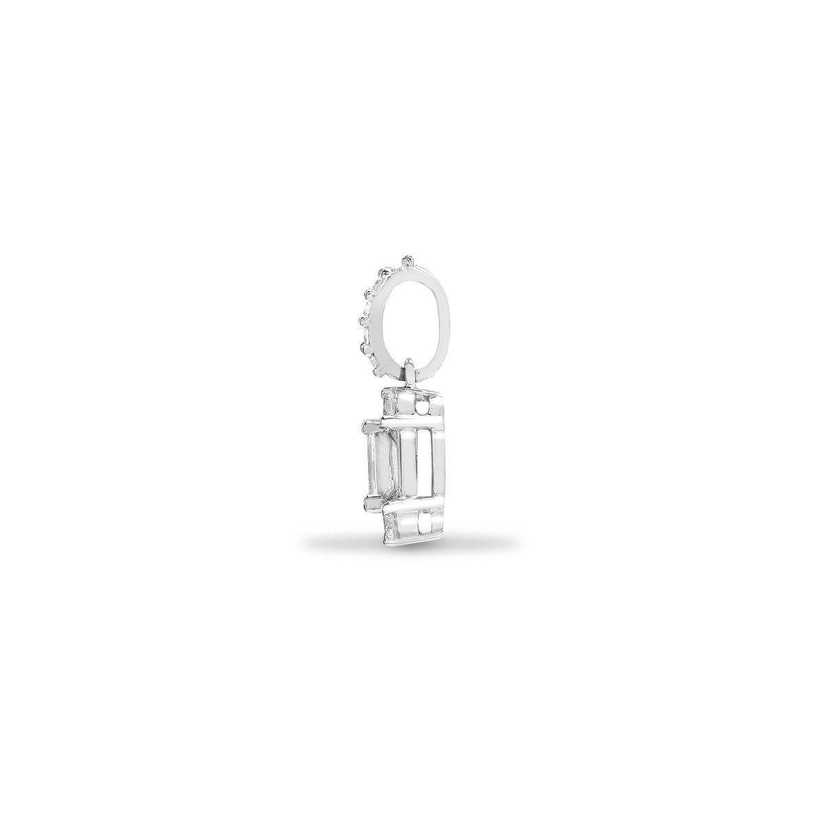 18ct White Gold Natural Diamond Pendant (18P156) – detail view