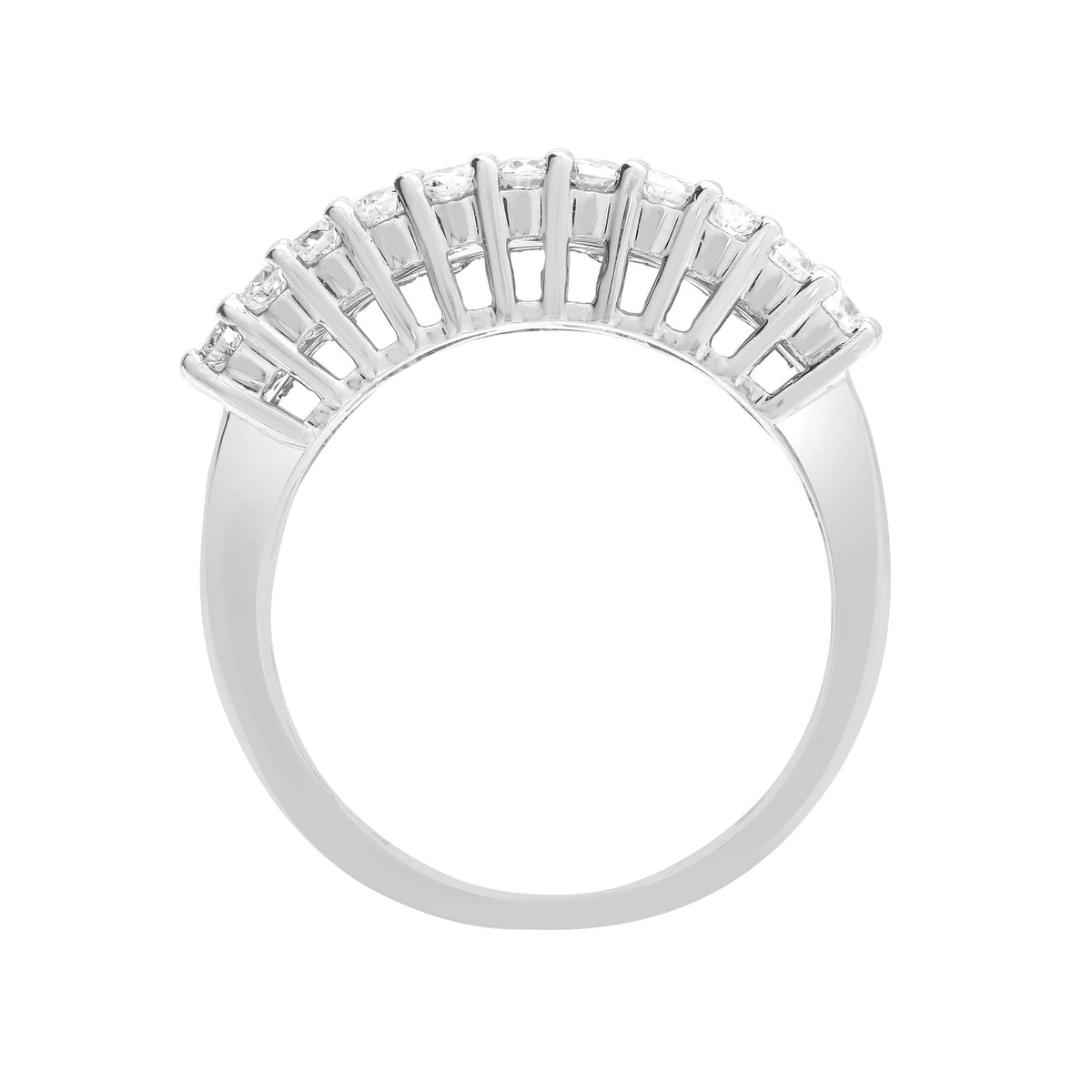 18ct White Gold Natural Diamond Ring (18R646) – detail view