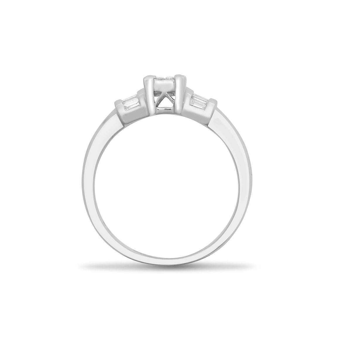 Ring aus 18 Karat Weißgold mit 0,58 Karat natürlichen Diamanten im Princess- und Baguetteschliff
