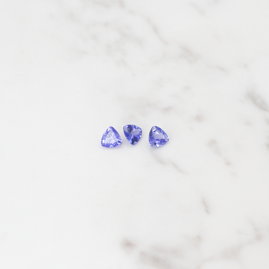 Tanzanite 3 Stones - 1CT - Trillion Cut