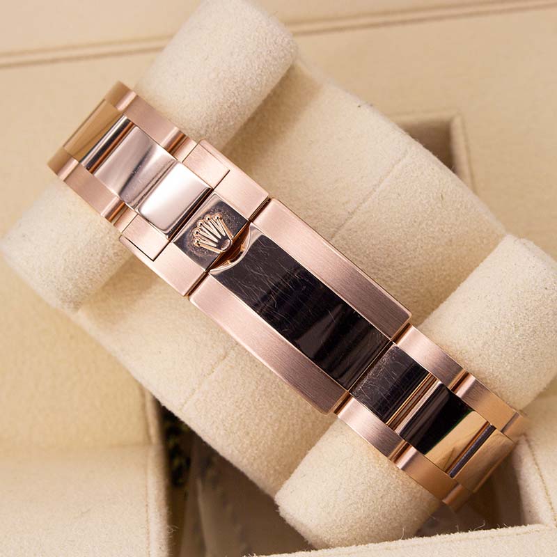 Rolex Daytona Black 116505 Oyster Bracelet Black Dial Rose Gold 2023 Unworn Condition Smooth Bezel 40 Mm Mechanical Watch - product image from Imperial T...