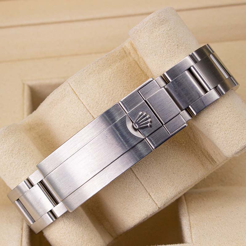 Rolex Submariner Date 2019 Oyster Bracelet Green Dial Stainless Steel 2019 Pristine Condition Fluted Bezel 40 Mm Mechanical Watch - product image from Im...