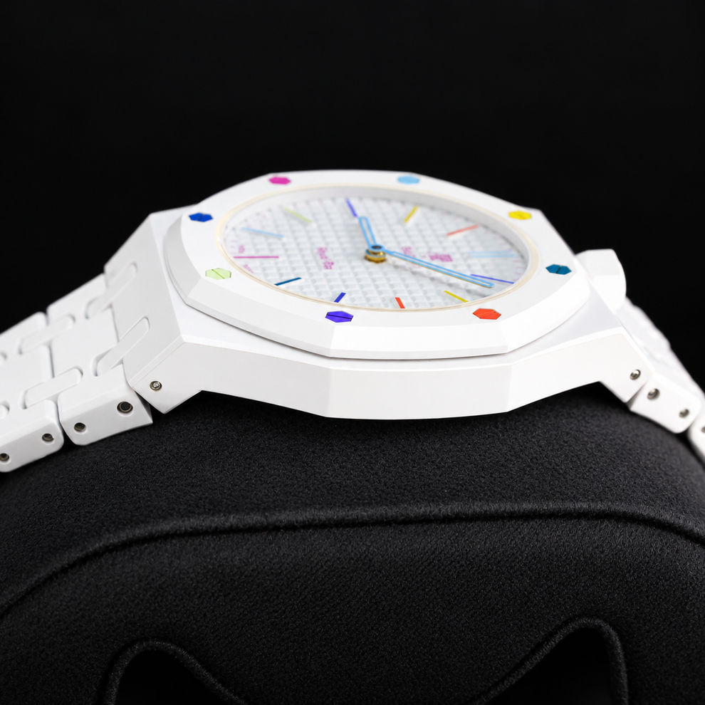 Royal Pop HUIT BLANC opposite side profile showing white case, linked bracelet and crown on the right