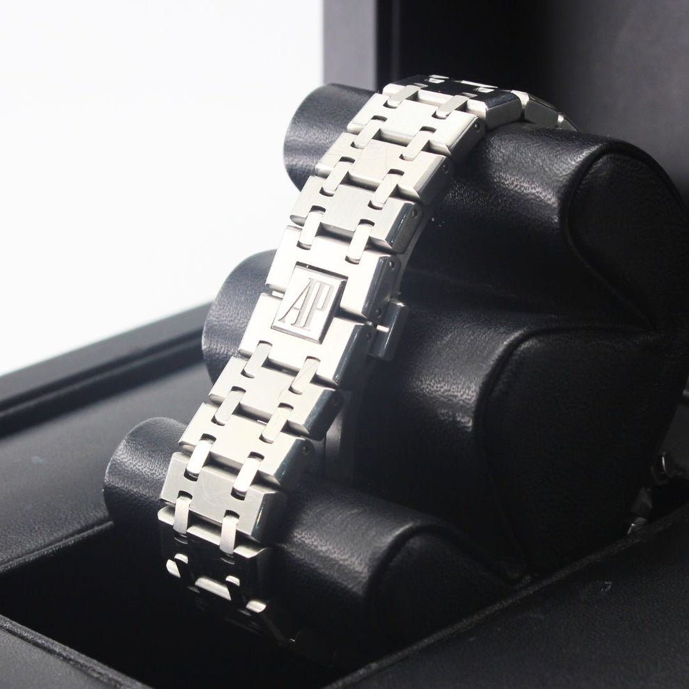 nan audemars piguet royal oak 26320st oo 1220st 01 black dial 2015 - product image from Imperial Time UK Ltd