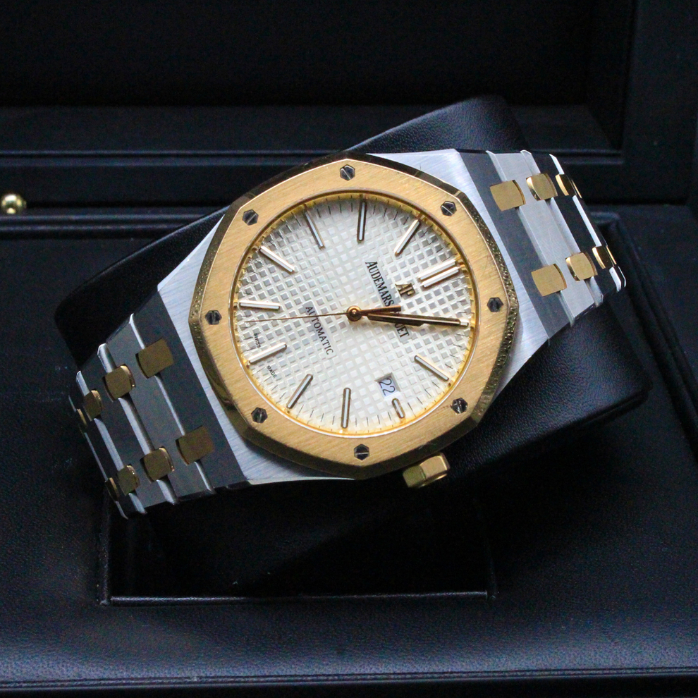 nan audemars piguet royal oak selfwinding 15400sr oo 1220or 01 2016 - product image from Imperial Time UK Ltd