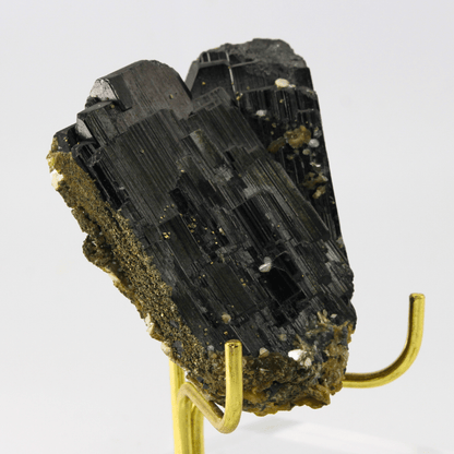 Boulangerit Calcit Natürlich Terminiert Jugoslawien 328 Natürliches Mineralienexponat Feines Sammlerstück Vitrinenobjekt Geologisches Interesse