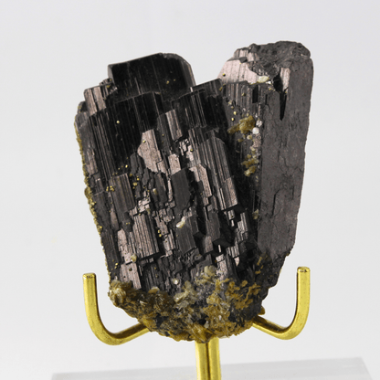 Boulangerit Calcit Natürlich Terminiert Jugoslawien 328 Natürliches Mineralienexponat Feines Sammlerstück Vitrinenobjekt Geologisches Interesse