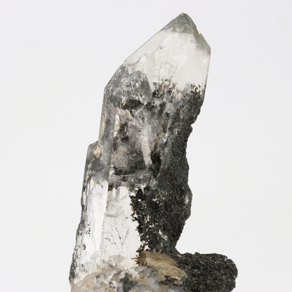 Quarz mit Chlorit, natürlich terminiert, Himalaya, 324, natürliches Mineralienmuster, feines Sammlerstück für Vitrine, geologisches Interesse