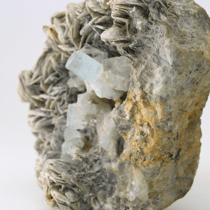 Aquamarin, natürlich terminiert, Himalaya, 698 g, natürliches Mineralien-Exemplar, feines Sammlerstück, Kabinett-Ausstellungsstück, geologisches Interesse