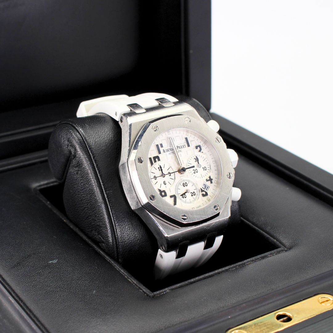 Audemars Piguet 26283ST.OO.D010CA.01 Royal Oak Offshore White Dial Rubber Strap