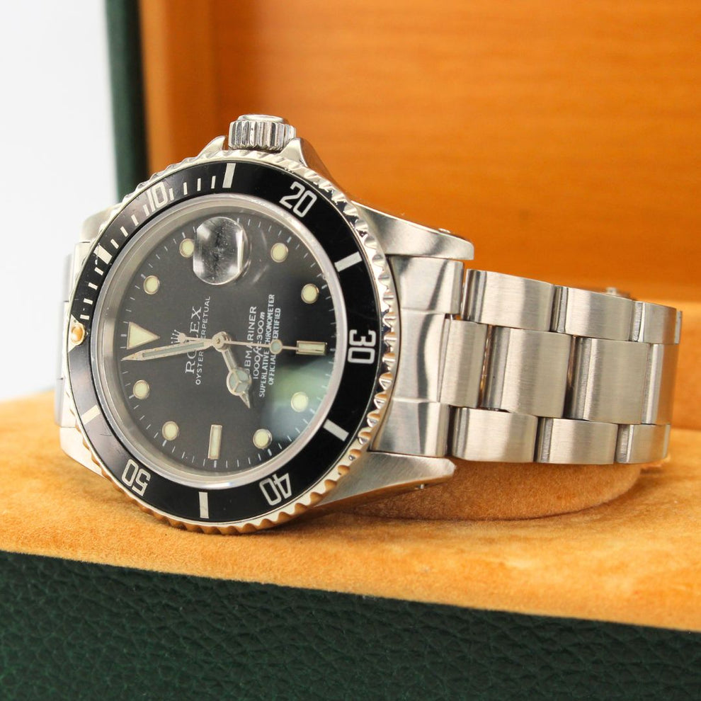 Rolex Submariner Date 16800 Oyster Bracelet Black Dial Stainless Steel 1979 Pristine Condition Bidirectional Rotating 40 Mm - product image from Im...