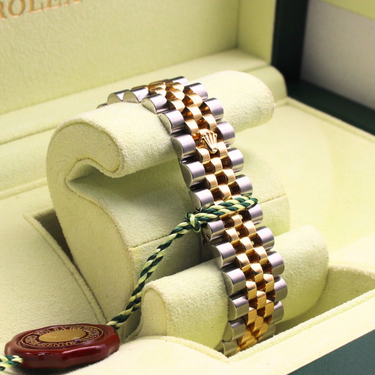 Rolex Datejust 36 116233 Jubilee Bracelet Champagne Dial Yellow Gold 2014 Pristine Condition Fluted Bezel 36mm Mechanical Watch - product image from Imp...