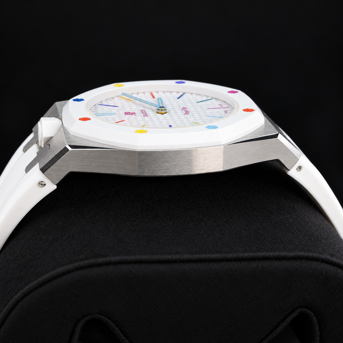 Swatch x Audemars Piguet Royal Pop HUIT BLANC SSX03W100N with metal case and white rubber strap – product view 12
