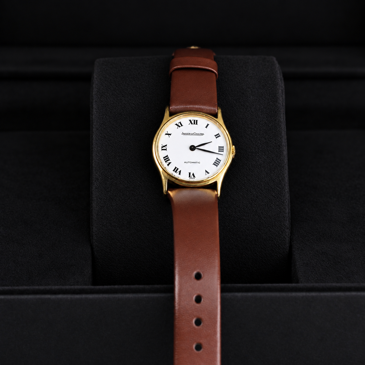 Jaeger-LeCoultre vintage 8000-21 white Roman numeral dial