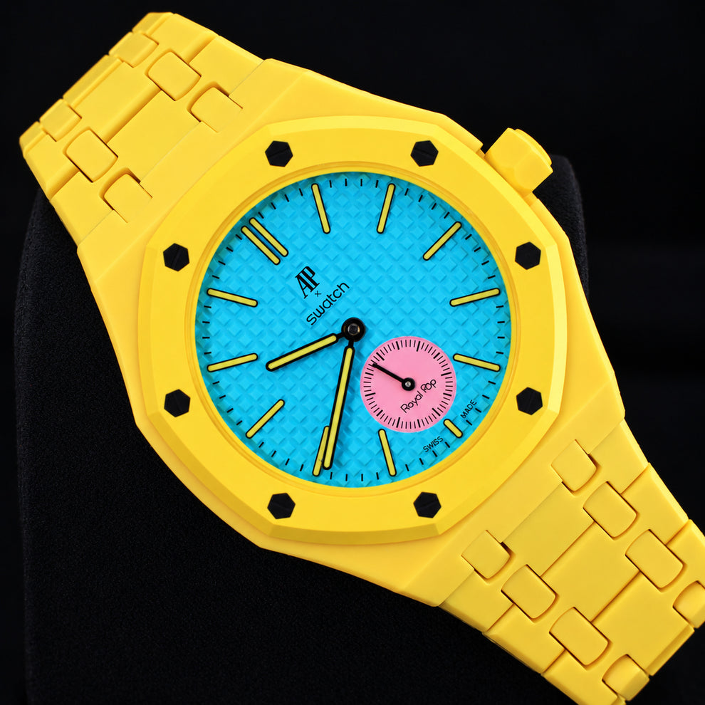 Royal Pop OTG ROZ SSX03J100N with yellow fitted case and bracelet, additional product photograph