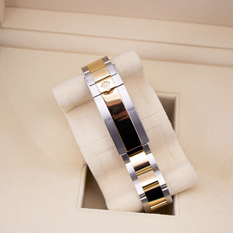 Rolex Submariner Date 2023 Oyster Bracelet Blue Dial Yellow Gold 2023 Pristine Condition Bidirectional Rotating 41 Mm - product image from Imperial...