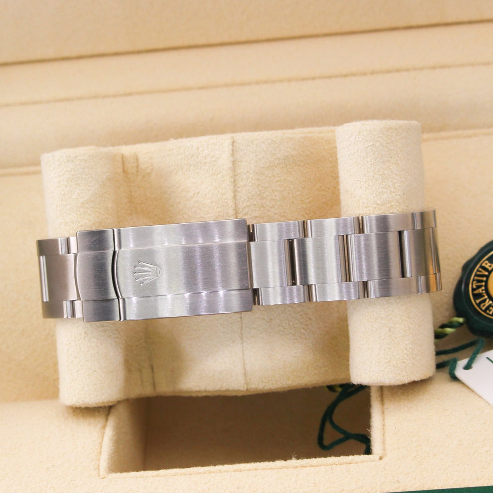 Rolex Oyster Perpetual 126000 Oyster Bracelet Black Dial Stainless Steel 2022 Unworn Condition Smooth Bezel 36mm Mechanical Watch - product image from I...