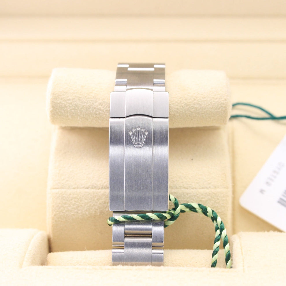 Rolex Oyster Perpetual 277200 Oyster Bracelet Green Dial Stainless Steel 2021 Unworn Condition Smooth Bezel 31 Mm Mechanical Watch - product image from I...