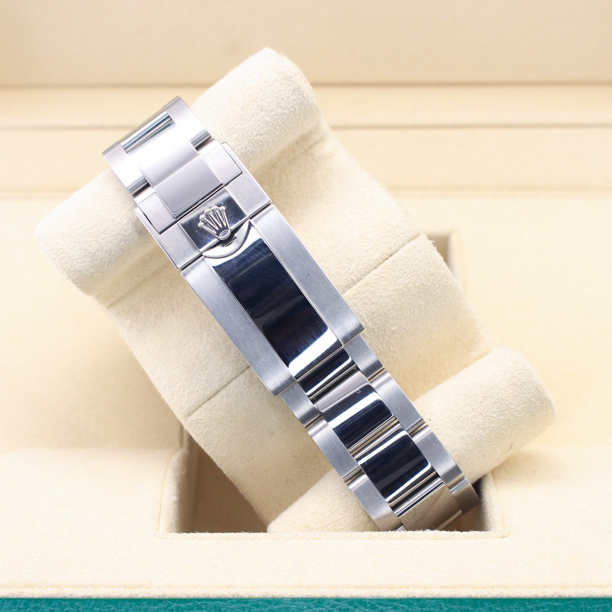 Rolex GMT-Master II 126710BLRO Pepsi Oyster Bracelet 2023