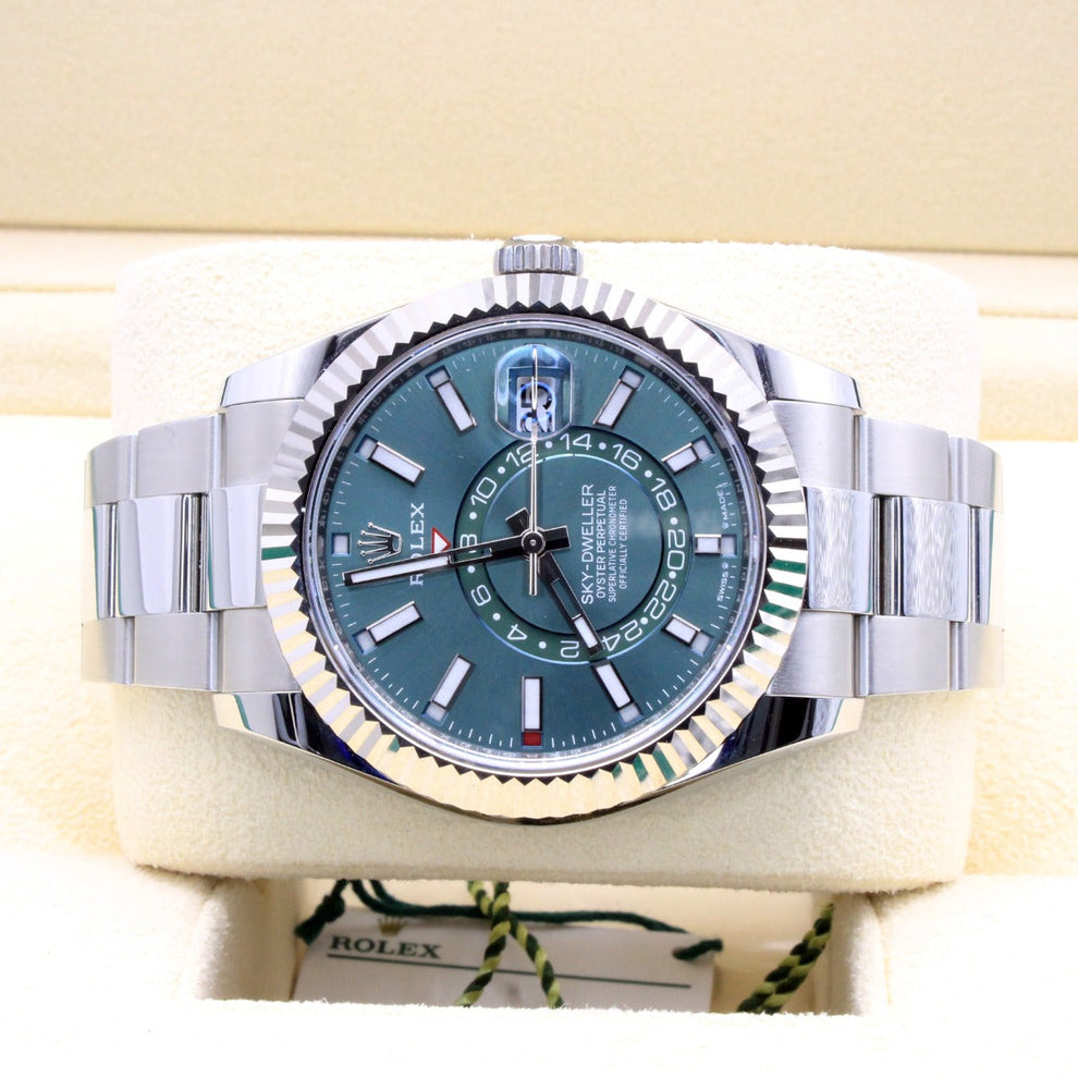 Rolex Sky-Dweller 336934 green dial with Oyster bracelet, 2026