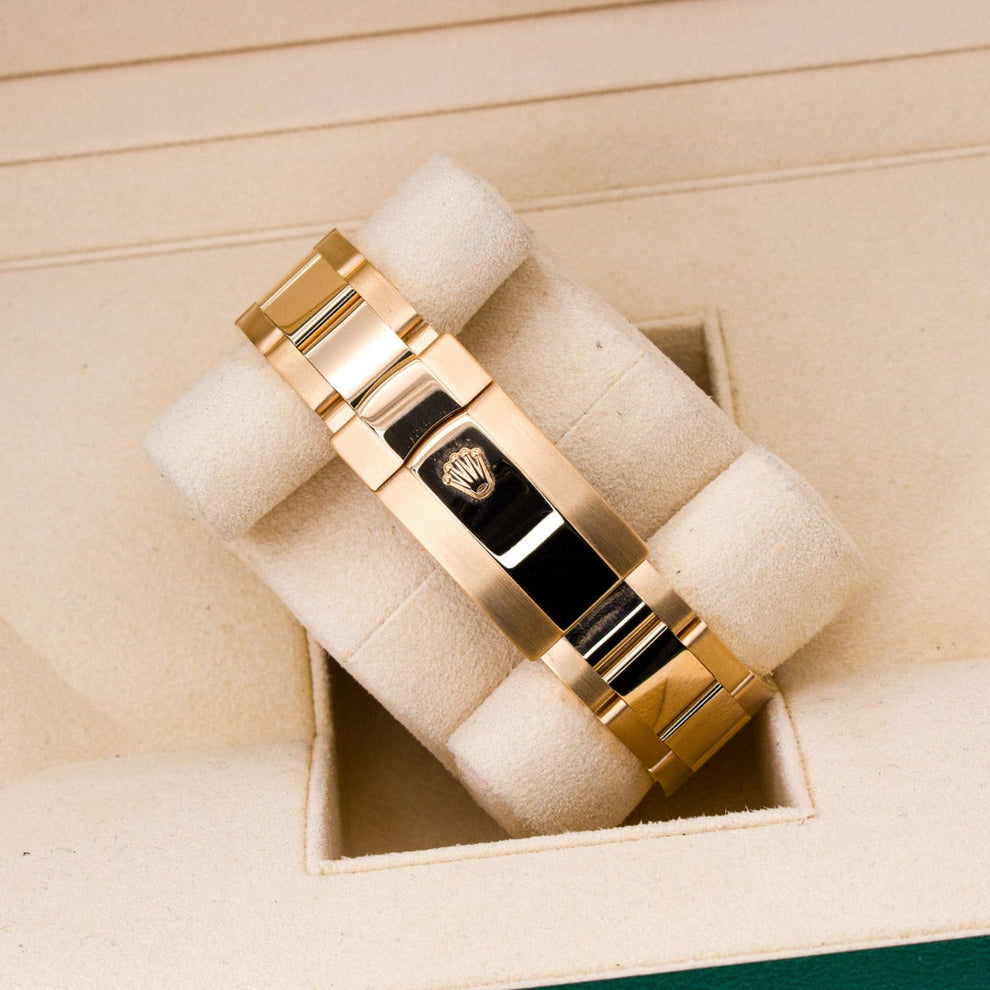 Rolex Skydweller Champagne 326938 Oyster Bracelet Gold Dial Yellow Gold Pristine Condition Fluted Bezel 40 Mm Mechanical Watch - product image from Imper...