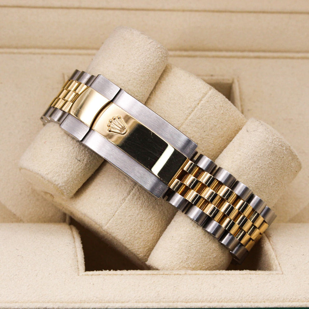 Rolex Datejust 36 126233 Jubilee Bracelet White Dial Yellow Gold 2022 Pristine Condition Fluted Bezel 36mm Mechanical Watch - product image from Imperia...