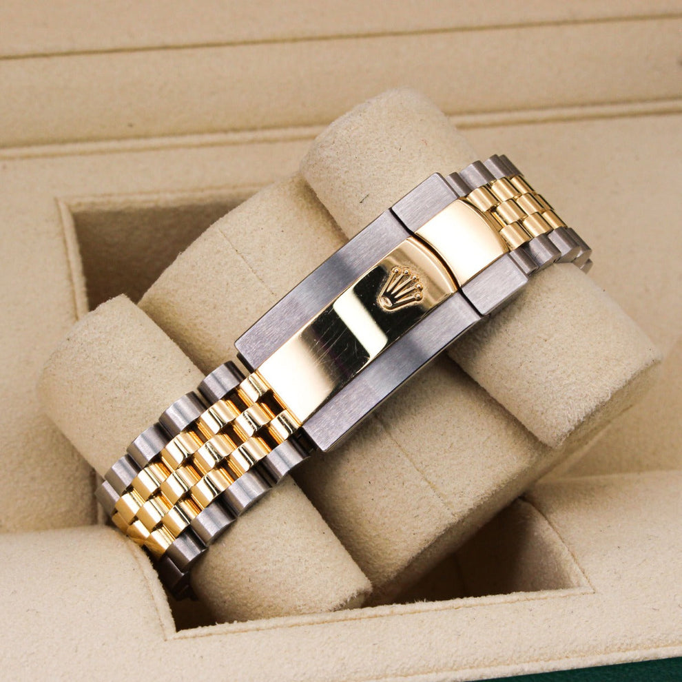 Rolex Datejust 36 126233 Jubilee Bracelet White Dial Yellow Gold 2022 Pristine Condition Fluted Bezel 36mm Mechanical Watch - product image from Imperia...