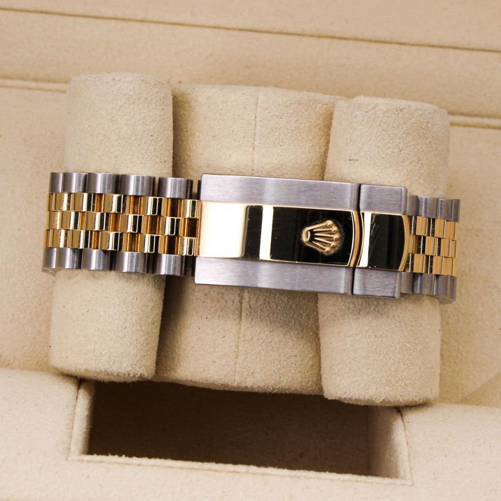 Rolex Datejust 36 126233 Jubilee Bracelet White Dial Yellow Gold 2022 Pristine Condition Fluted Bezel 36mm Mechanical Watch - product image from Imperia...