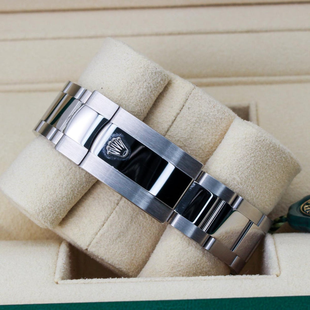 Rolex Datejust 36 126234 Oyster Bracelet Blue Dial Stainless Steel 2022 Pristine Condition Fluted Bezel 36mm Mechanical Watch - product image from Imper...