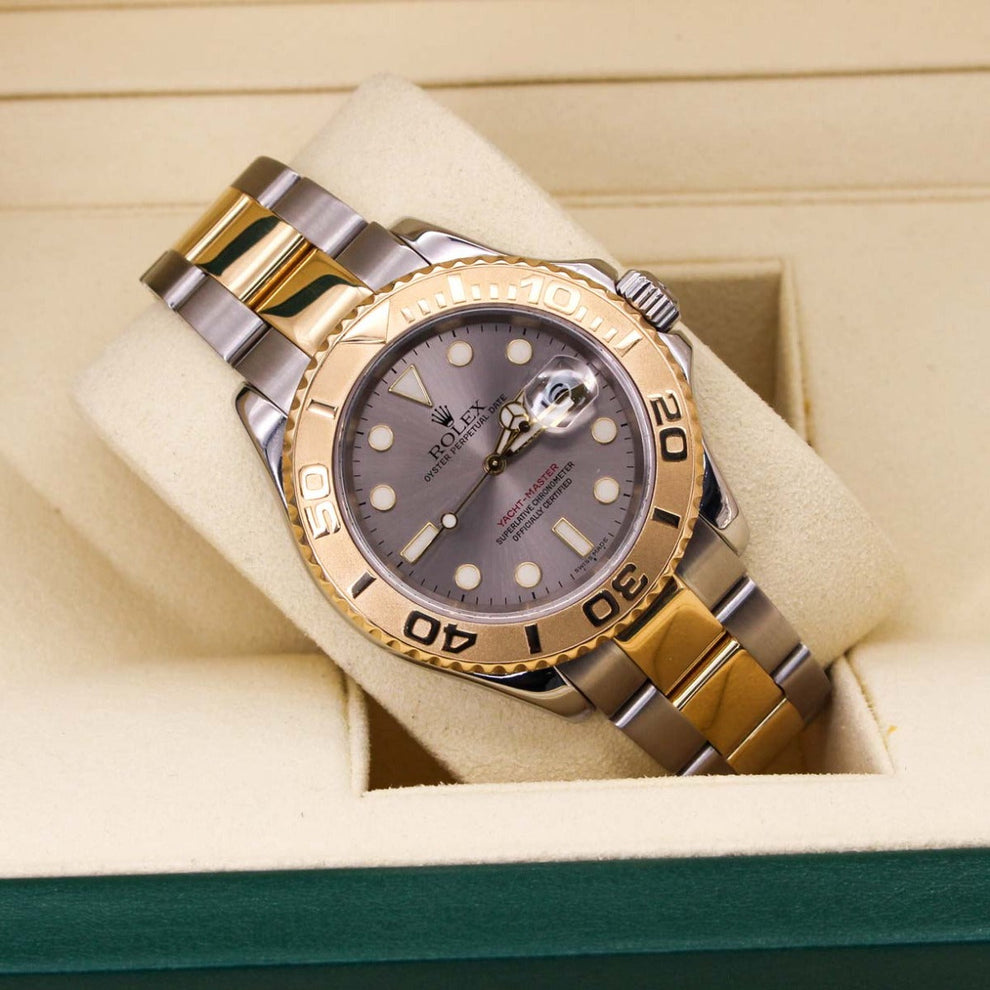 Rolex Yacht-master 40 16623 Oyster Bracelet Black Dial Yellow Gold Good Condition Bidirectional Rotating 40 Mm Mechanical Watch - product image fro...