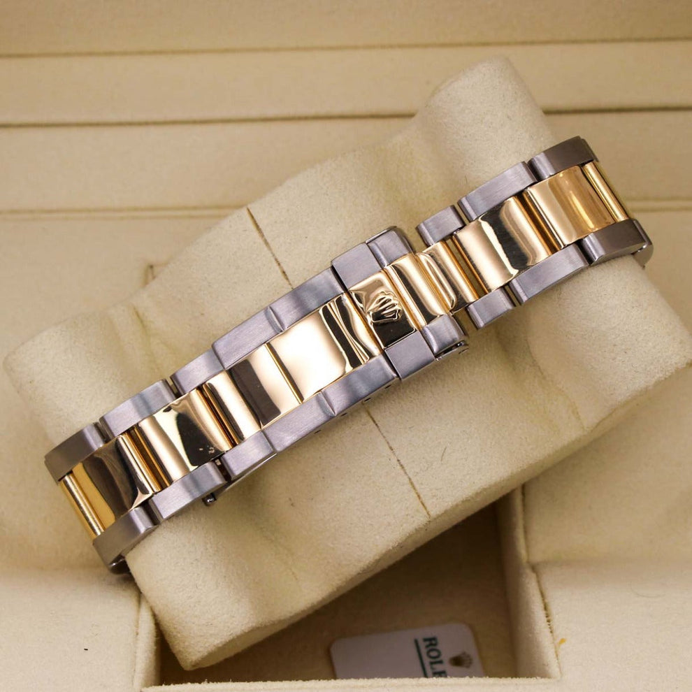 Rolex Yacht-master 40 16623 Oyster Bracelet Black Dial Yellow Gold Good Condition Bidirectional Rotating 40 Mm Mechanical Watch - product image fro...
