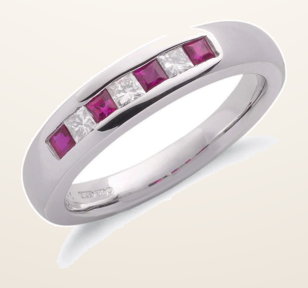 IT_ROLE:detail_crop | 9ct White Gold Princess Cut 0.20ct Diamond & 0.35ct Ruby Eternity Ring