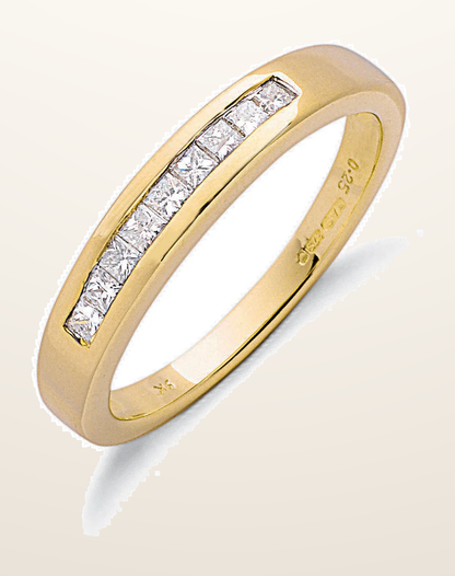 IT_ROLE:detail_crop | 9ct Yellow Gold 0.25ct Princess Cut Diamond Eternity Ring