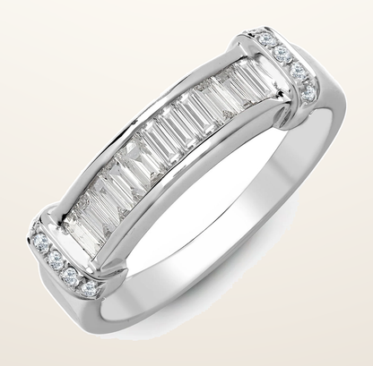 IT_ROLE:detail_crop | 18ct White Gold 0.52ct Natural Diamond Round Brilliant Cut & Baguette Ring