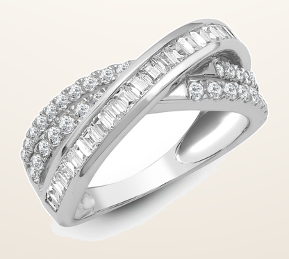 IT_ROLE:detail_crop | 18ct White 1.14ct Round & Baguette Natural Diamond Ring