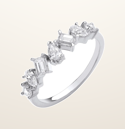 IT_ROLE:presentation_crop | 18ct White Gold 0.81ctw Fancy shape diamond ring