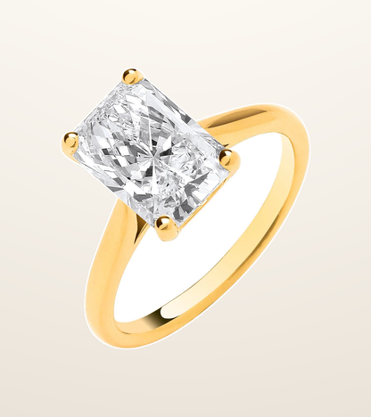 IT_ROLE:presentation_crop | 18ct Yellow Gold 3.00ctw Radiant Cut LAB GROWN Diamond Ring IGI Certified