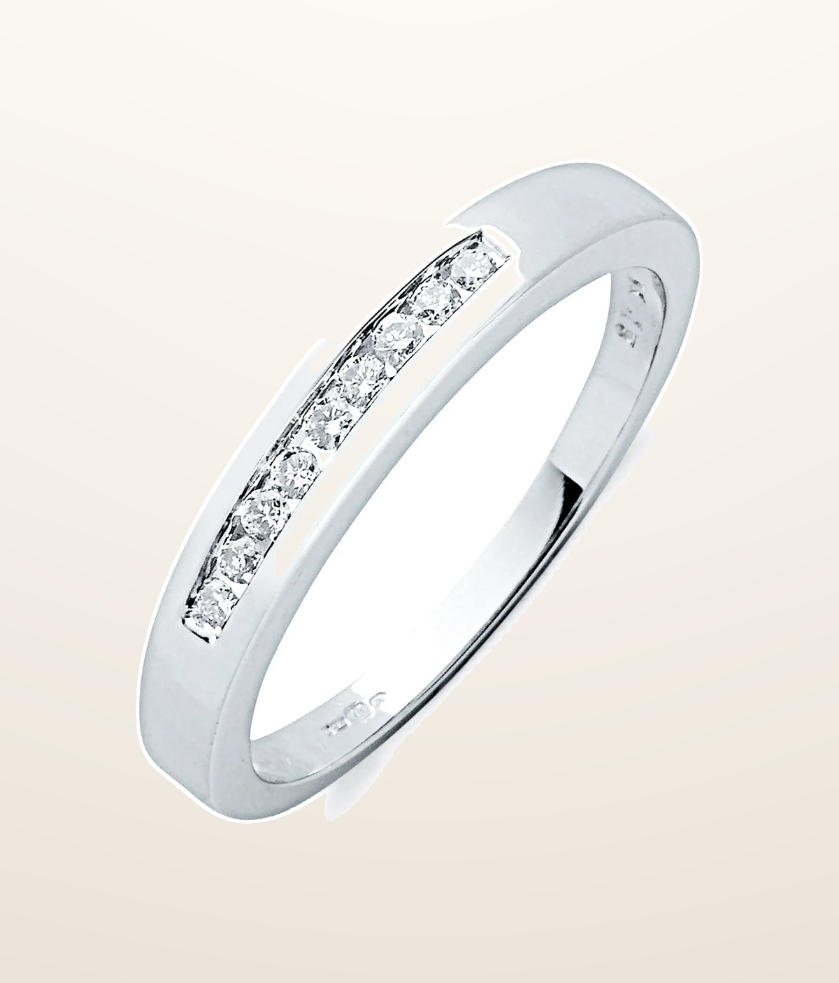 IT_ROLE:presentation_crop | 9ct White Gold 0.15ctw Diamond Eternity Ring