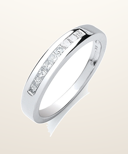 IT_ROLE:presentation_crop | 9ct White Gold 0.25ct Princess Cut Diamond Eternity Ring