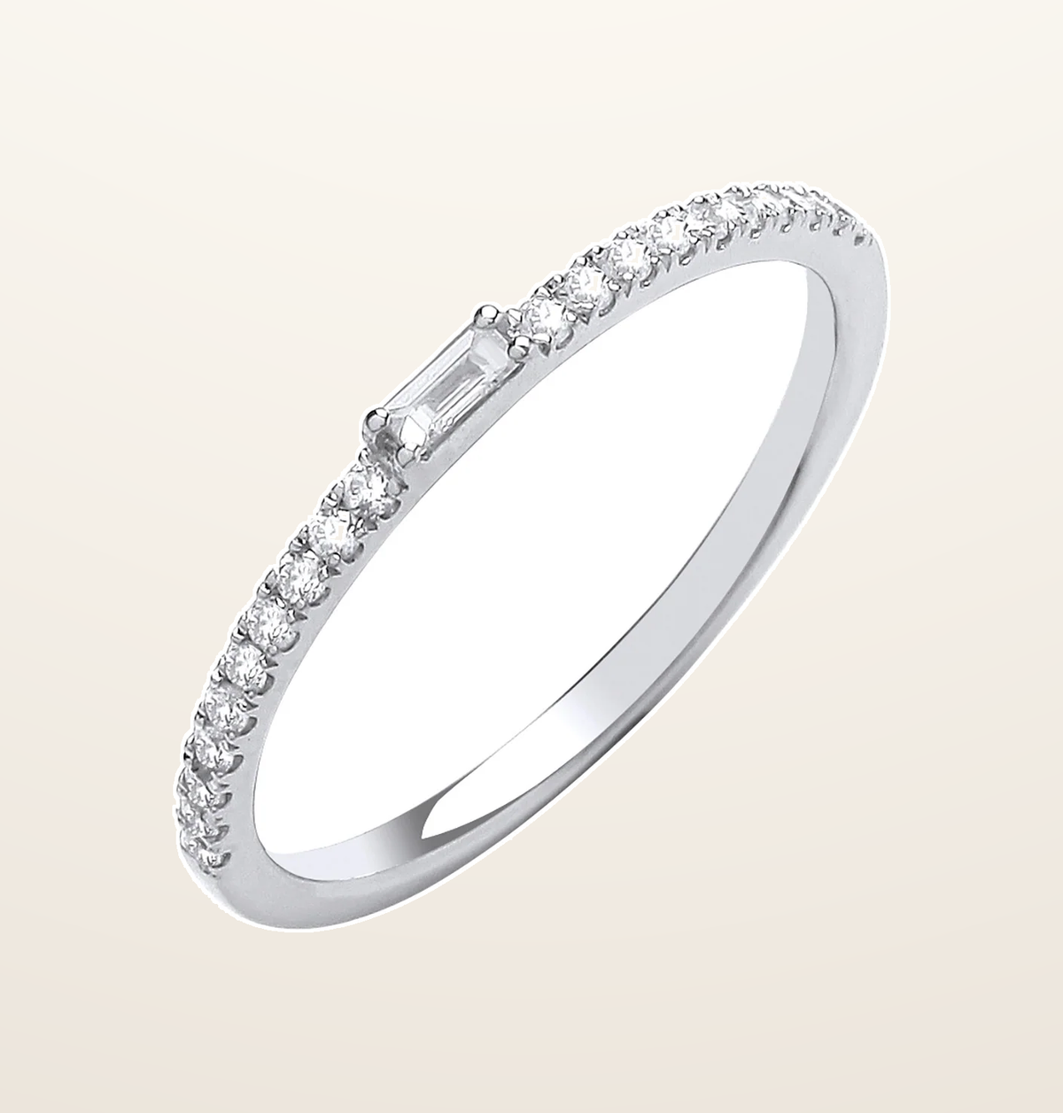 IT_ROLE:presentation_crop | 9ct white gold 0.17ct ET ring with Baguette in centre