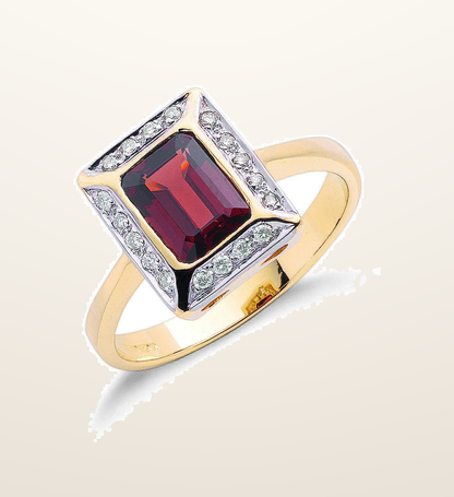 IT_ROLE:presentation_crop | 9ct Yellow Gold 0.12ct Diamond & 1.90ct Garnet Ring