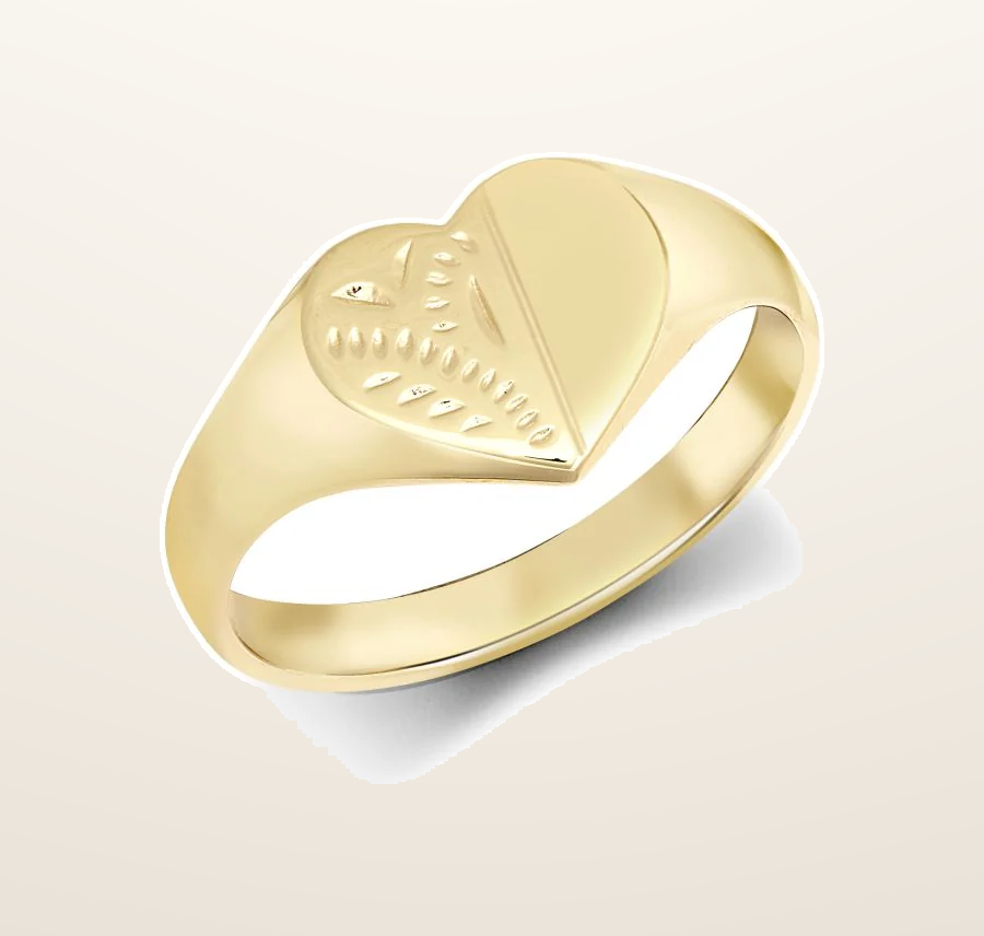 IT_ROLE:presentation_crop | 9ct Yellow Gold Signet Ring Heart Half-Engraved