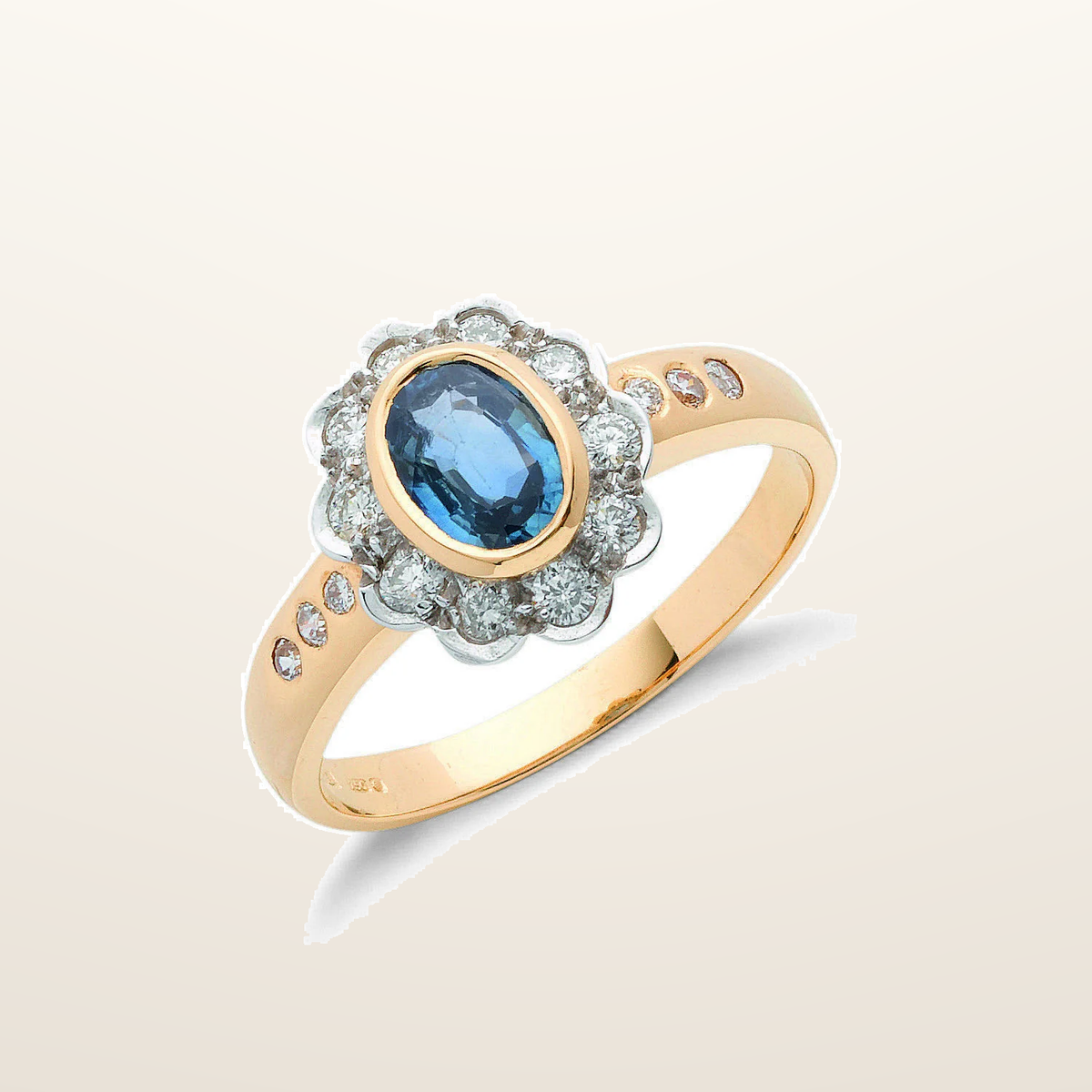IT_ROLE:studio_clean | 18ct Yellow Gold 0.36ct Diamond & 0.90ct Blue Sapphire Cluster Ring