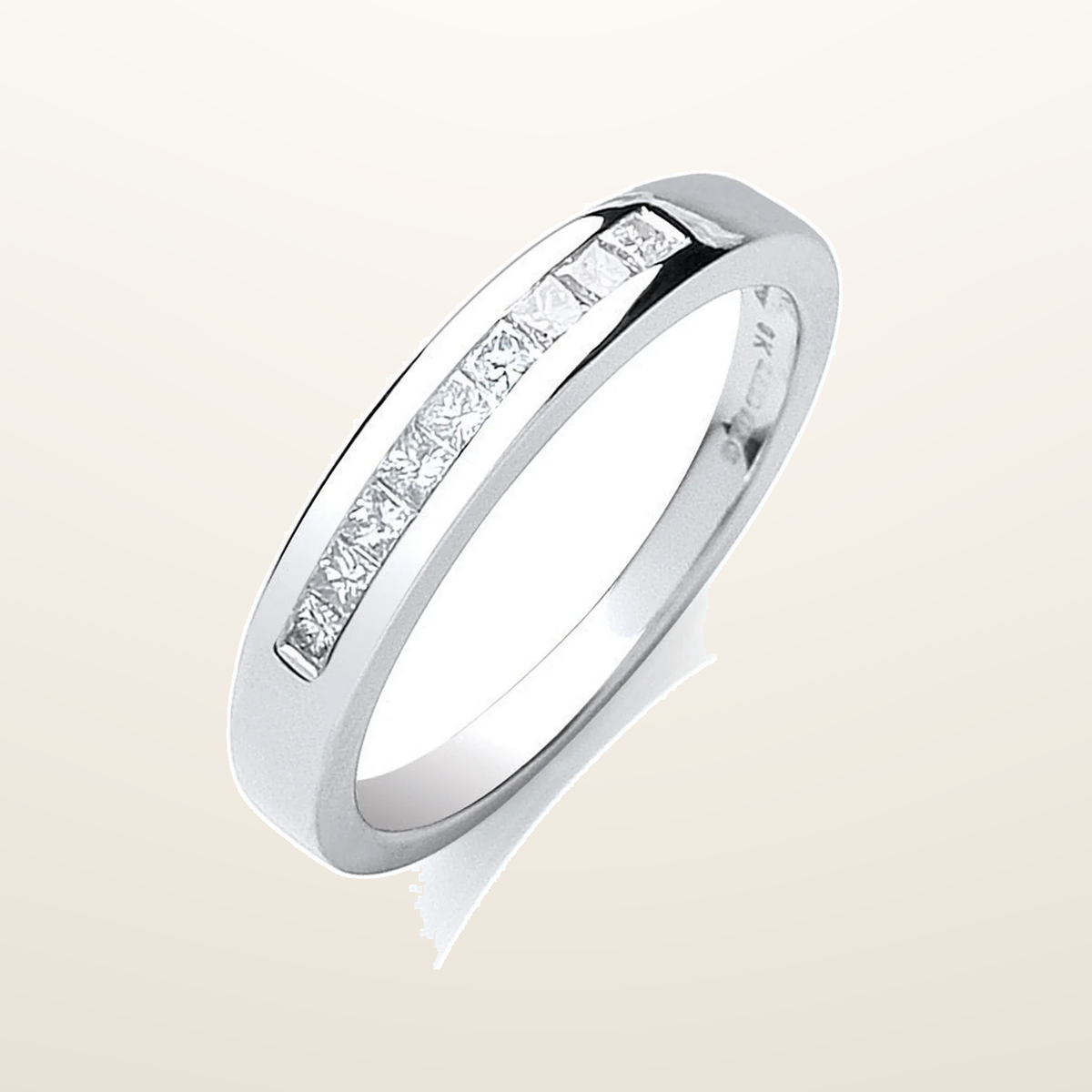 IT_ROLE:studio_clean | 9ct White Gold 0.25ct Princess Cut Diamond Eternity Ring