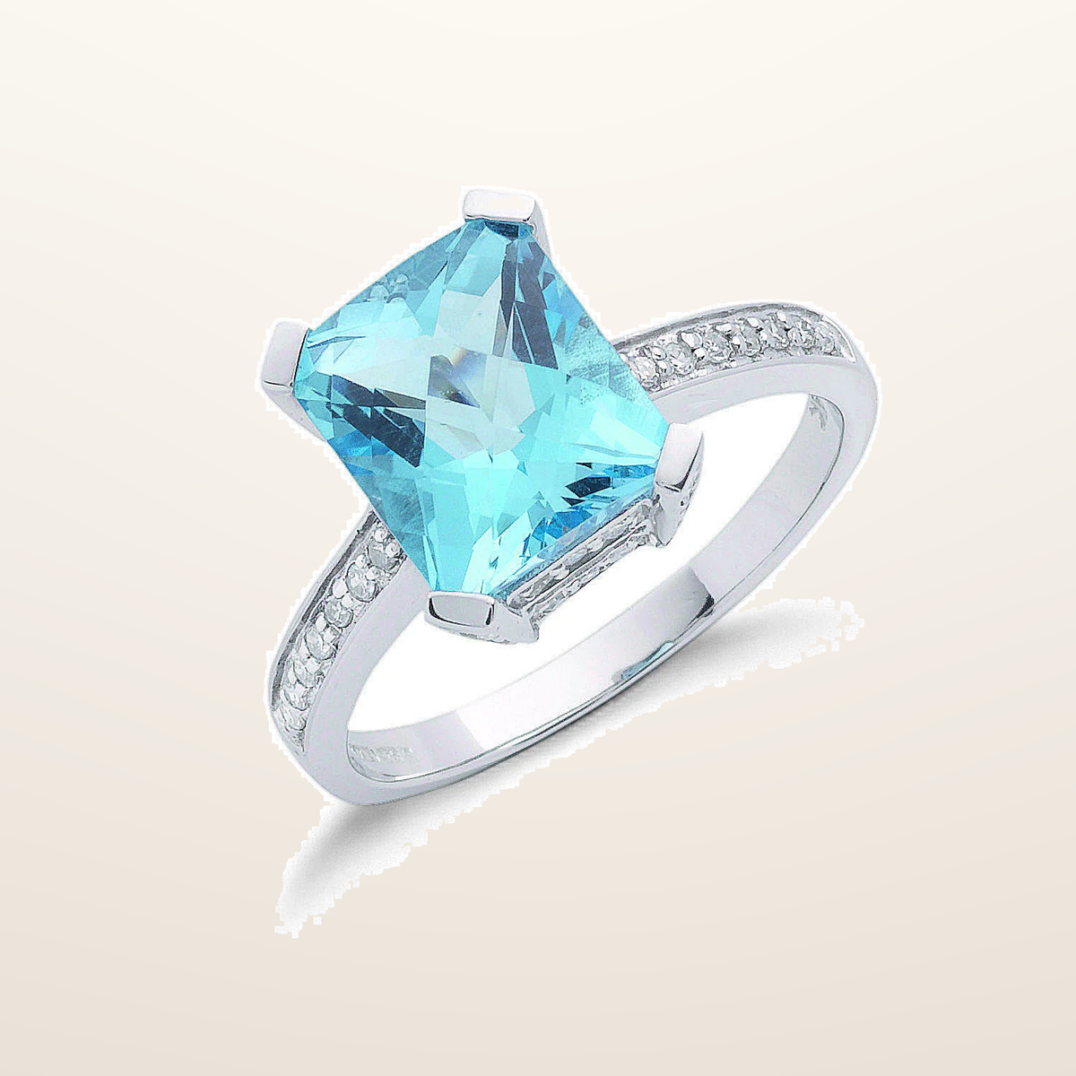 IT_ROLE:studio_clean | 9ct White Gold 0.42ct Diamond & 4.40ct Blue Topaz Ring
