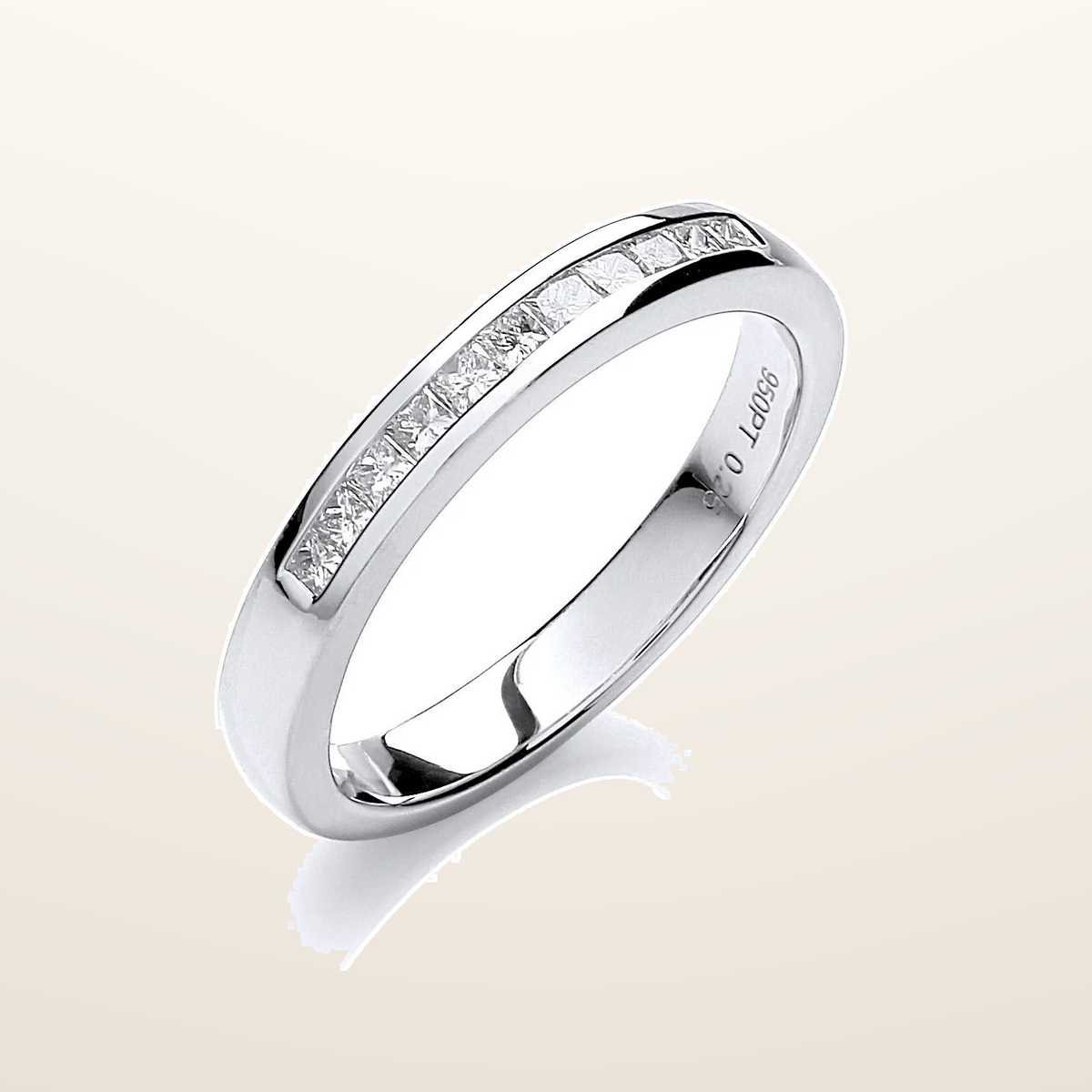IT_ROLE:studio_clean | Platinum 0.25ct G/H-Vs Diamond Half Eternity Ring