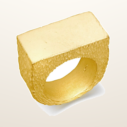 IT_ROLE:studio_clean | 9ct Yellow Gold Initial Blank Ring