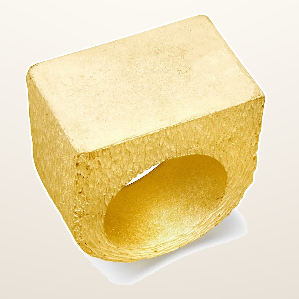 IT_ROLE:studio_clean | 9ct Yellow Gold Initial Blank Ring